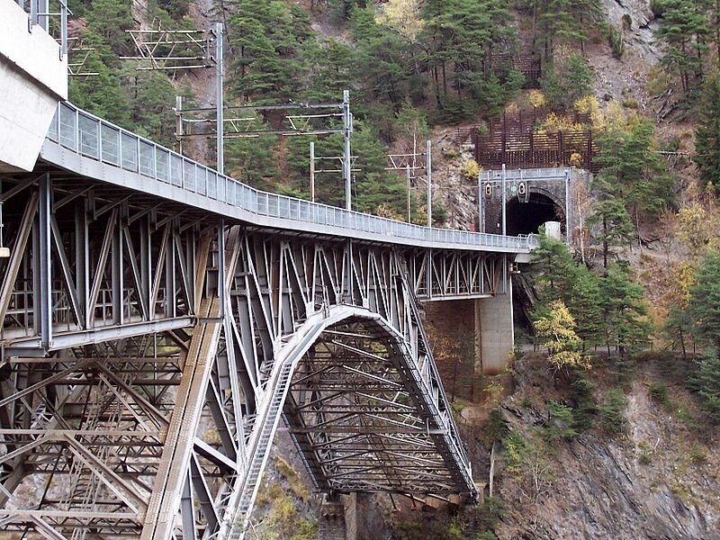 Blick beim Aufstieg auf das Bietschtal-Viadukt, aufgenommen am 13.11.2006.