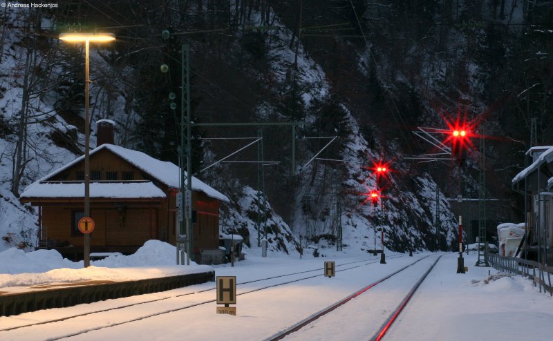 Blick vom Bf Triberg Richtung Hornberg (Offenburg) am Abend des 19.2.09