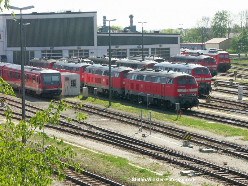 Blick in den BH Mhldorf der Sdostbayern-Bahn. 25.04.2009
