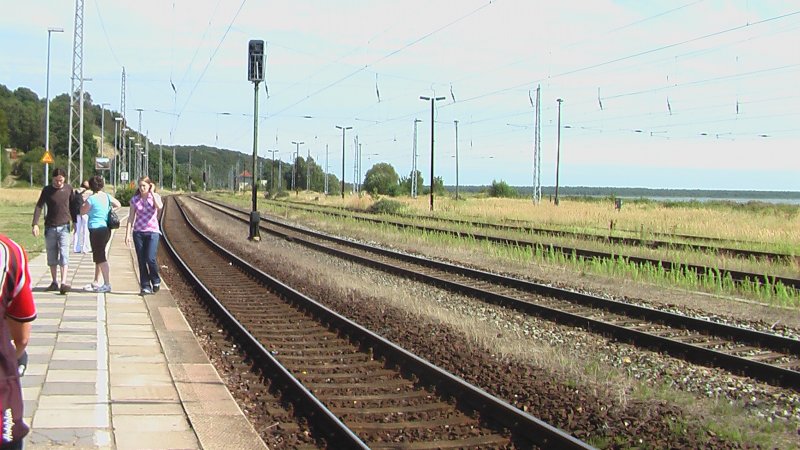 Blick Richtung Sassnitz bzw. Binz am Bahnhof Lietzow.