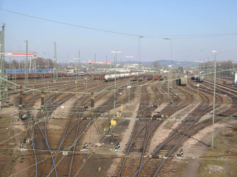 Blick �ber den G�ter- und Rangierbahnhof am 23.03.2003. 