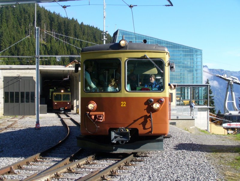 BLM - Triebwagen BDe 4/4  22 beim verlassen des Umsteigebahnhofs unterwegs nach Mrren am 02.09.2007