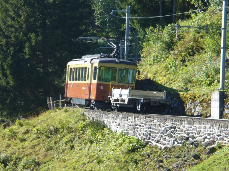 BLM - Triebwagen BDe 4/4  23 mit Gepcktransportwagen unterwegs am 02.09.2007