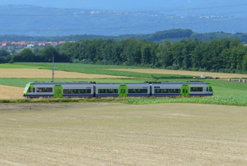 bls / NINA Pendelzug 525 004 im Grossen Moos zwischen Kerzers und Aarberg am 24.06.2007