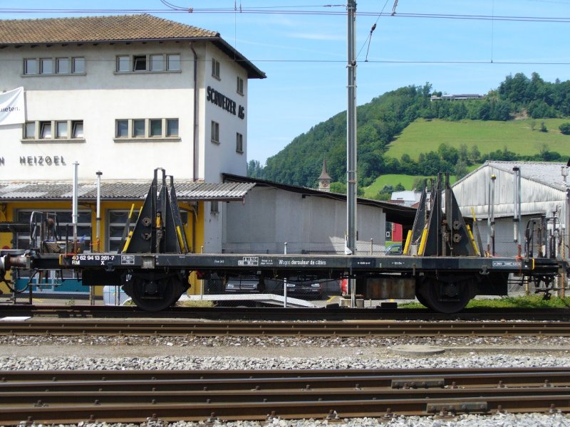bls / RM  Abgestellter Dienstwagen X 40 62 94 13 261-7 im Bahnhof Oberburg am 30.06.2007