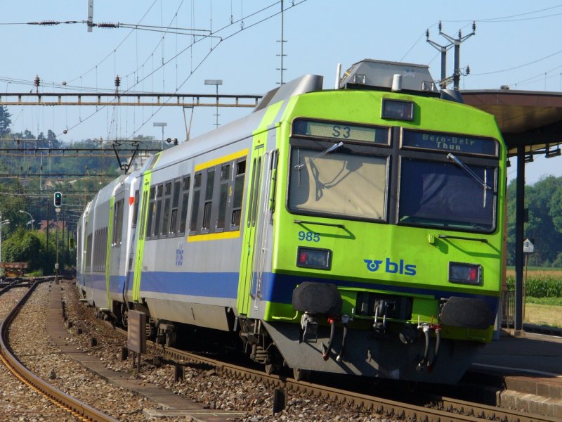 bls / Steuerwagen ABt 50 63 39-33 985 eingeteilt auf der  S 3 Thun - Bern  - Biel / Bienne im Bahnhof von Busswil am 15.07.2007