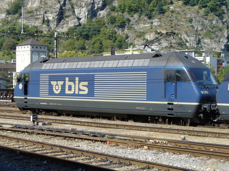 bls 465 012-3 im Bahnhof von Brig am 20.09.2007