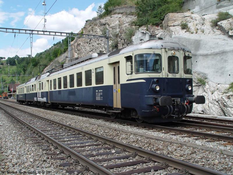 BLS ABDe 535 753-8 war fr den Reginalzug zwischen Goppenstein und Brig eingeteilt am 30.07.03 bei Ausserberg  Ltschberg Sdrampe 