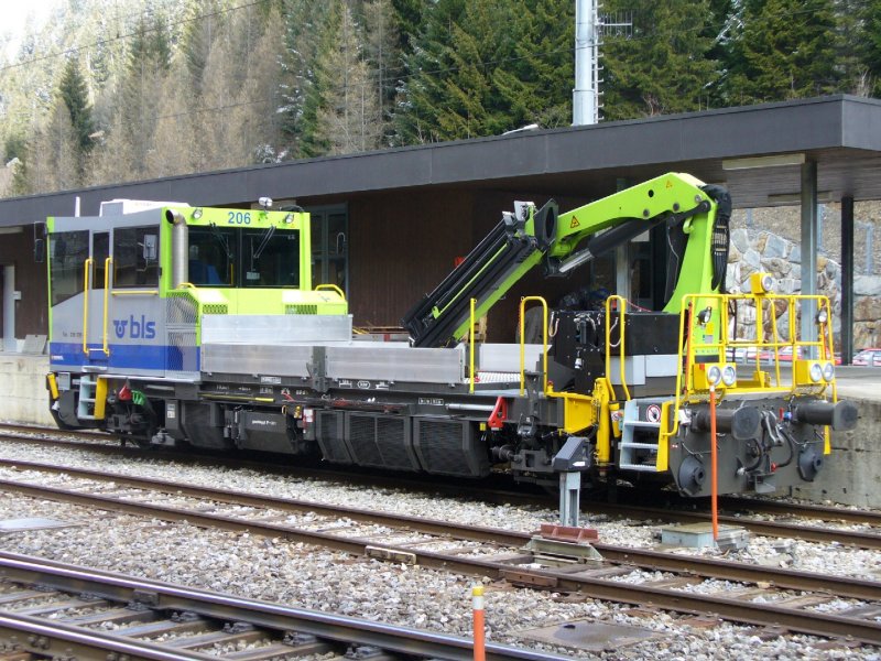 bls Baudienstfahrzeug Tm 2/2  235 206-0 Abgestellt im Bahnhof von Goppenstein am 10.03.2007