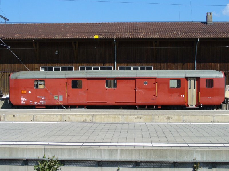 bls - Baudiesnt Werkstattwagen Xas 80 63 98 05 300-9 Abgestellt im Bahnhof von Spiez am 13.09.2007