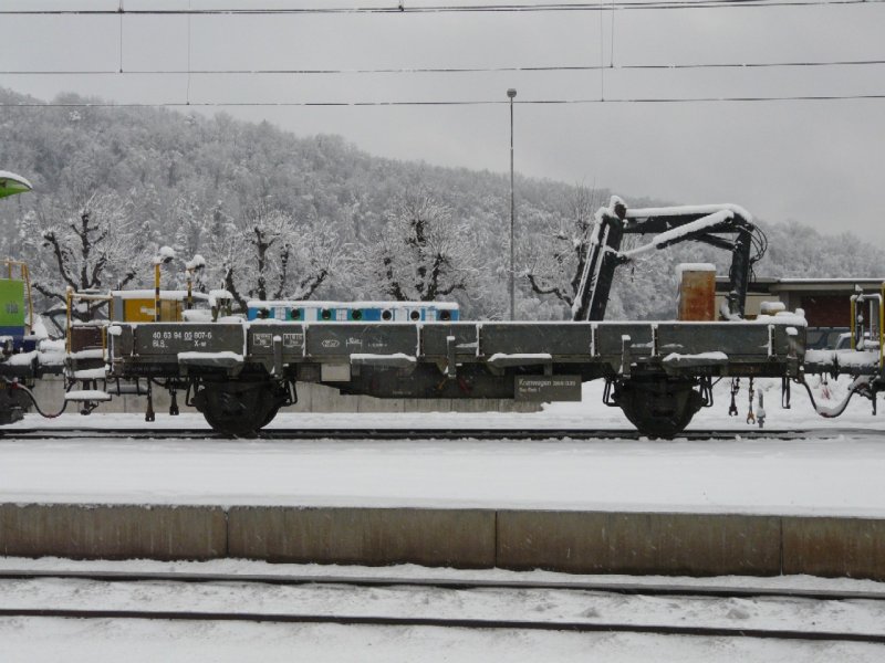 bls - Dienstwagen X-w 40 63 94 05 807-6 abgestellt im bahnhofsareal von Spiez am 12.12.2008