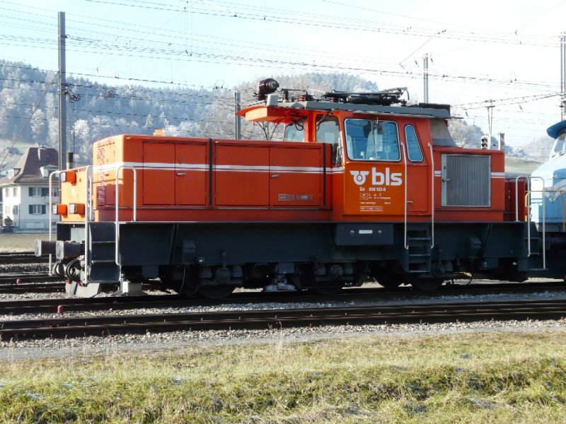 bls - ex RM Rangierlok Ee 3/3 936 133-8 im Werksttteareal von Oberburg am 22.12.2007