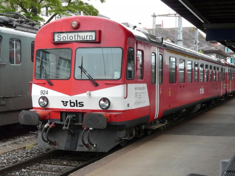 bls - ex RM Steuerwagen ABt 50 38 38-33 924-3 im Bahnhof von Thun am 24.05.2008
