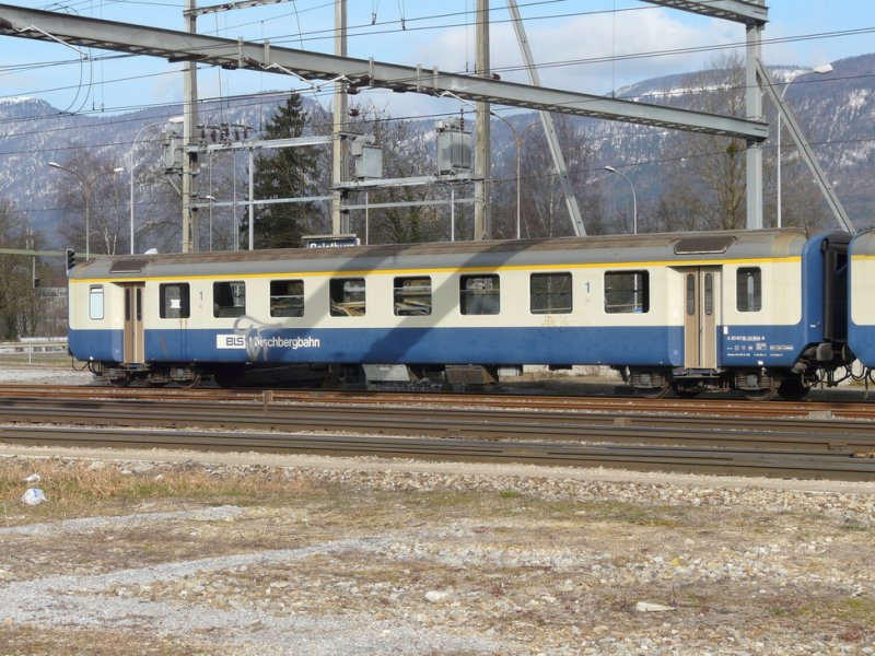 bls - Personenwagen 1 Kl. A 50 63 18-33 804-9 zum Ausschlachten in Solothurn am 15.03.2009