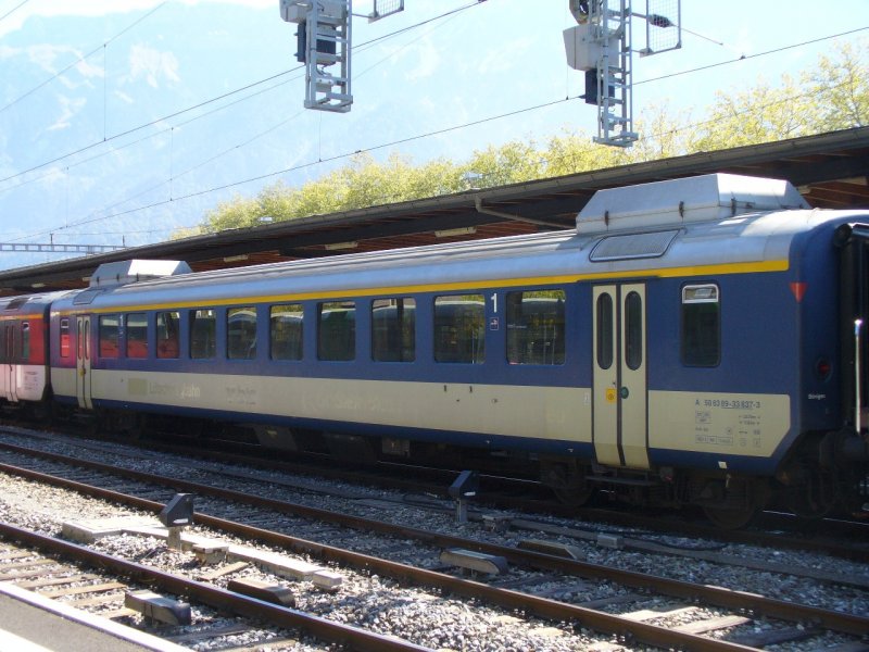 bls- Personenwagen EW II  1Kl.   A 50 63  89-33 837-3 im Bahnhof von Interlaken Ost am 13.09.2007