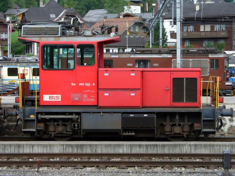 bls - Ragierlok Tea 2/2 245 022-9 Abgestellt im Bahnhof von Zweisimmen am 29.07.2007