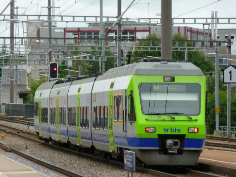 bls - Triebzug RABe 525 026 unterwegs als regio nach Thun am 12.09.2008