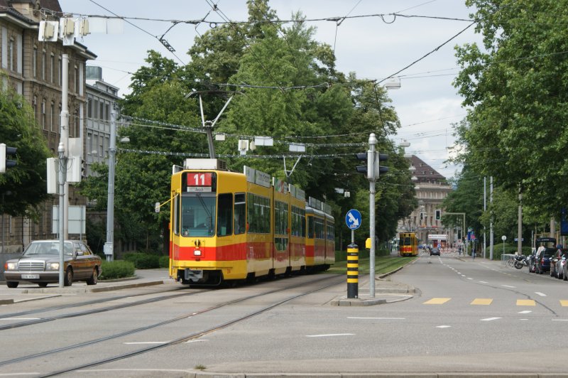 BLT 4/8 am 19.07.2009 an der Kreuzung vor dem HB.