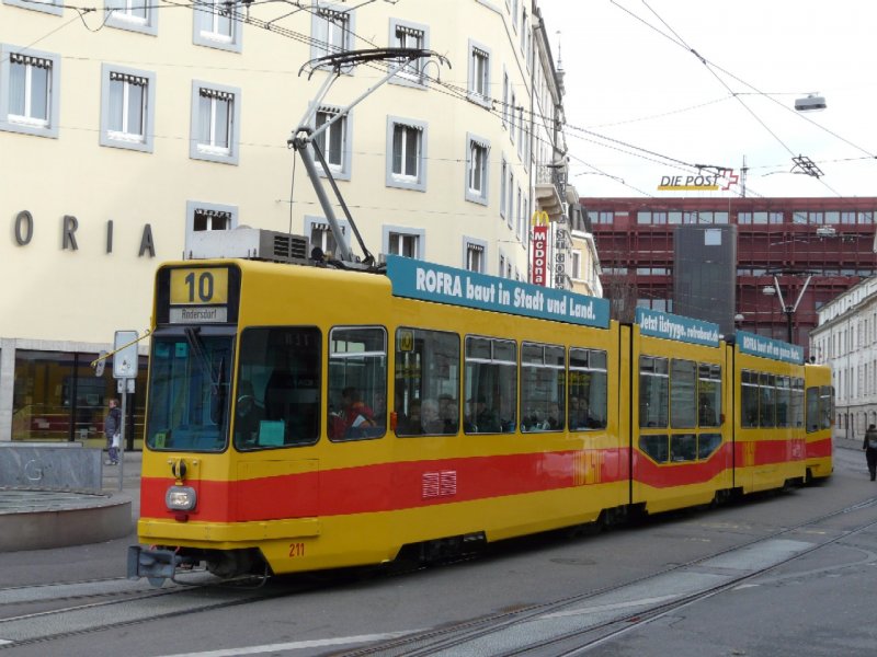 BLT - Tram Be 4/8 211 unterwegs auf der Linie 10 in Basel am 22.11.2008