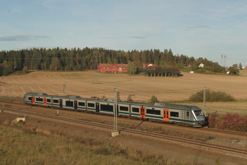 BM 72.020 auf dem Weg von Moss nach Oslo; 26.09.2009