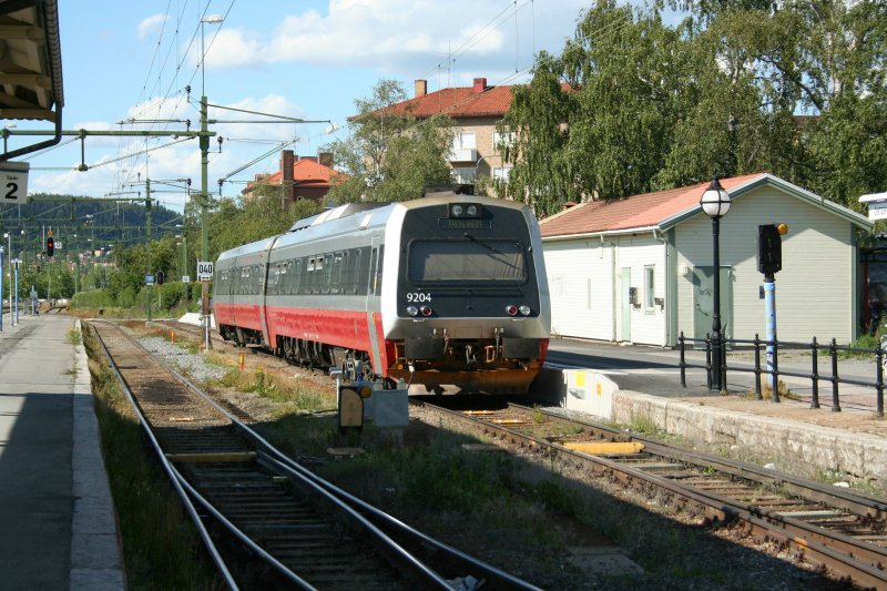 BM 9204 der NS am 29.7.2008 in stersund. Dieser Triebwagen ist wahrscheinlich an die Veolia vermietet und fhrt so9nnabends von stersund nach Sundsvall und zurck.