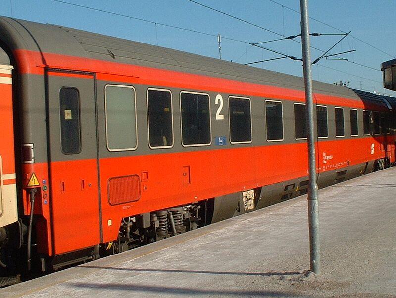 Bmz mit �lterer Lakierung am 04.01.2002 in Wien Westbahnhof