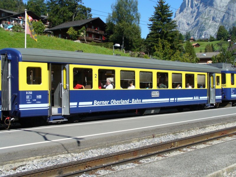BOB - 2 Kl. Personenwagen B 250 in Grindelwald am 02.09.2007