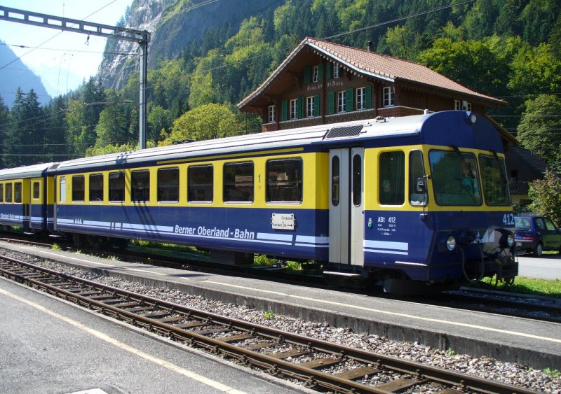 BOB - Abgestellter Steuerwagen 1 + 2 Kl.  ABt 412 im Bahnhof von Zweiltschienen am 02.09.2007