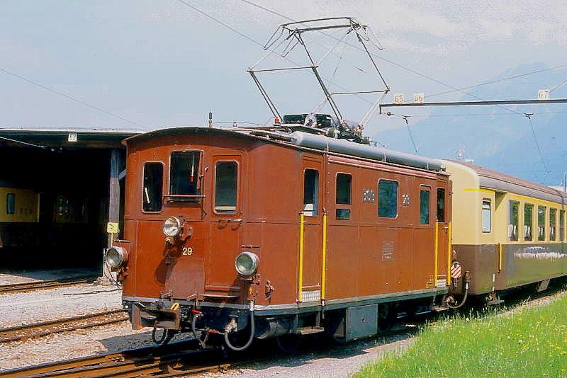 BOB - HGe 3/3 29 am 17.05.1989 in Interlaken Ost - Zahnrad-E-Lok - bernahme: 08.07.1926 - Inbetriebnahme: 22.07.1926 - SLM3127 - 300 KW - Gewicht 36,50t - LP 8,24m - zulssige Geschwindigkeit A40/15Z km/h - =27.06.1984.
