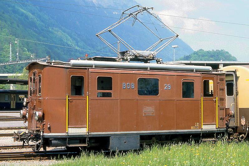BOB - HGe 3/3 29 am 17.05.1989 in Interlaken Ost - Zahnrad-E-Lok - bernahme: 08.07.1926 - Inbetriebnahme: 22.07.1926 - SLM3127 - 300 KW - Gewicht 36,50t - LP 8,24m - zulssige Geschwindigkeit A40/15Z km/h - =27.06.1984.
