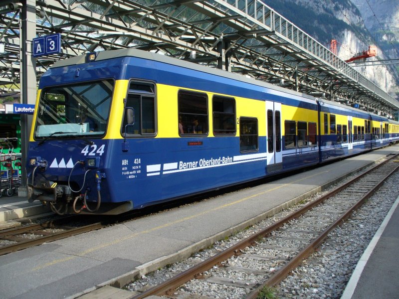 BOB - Stadler Steuerwagen ABt  424 im Bahnhof von Lauterburnnen am 16.06.2007