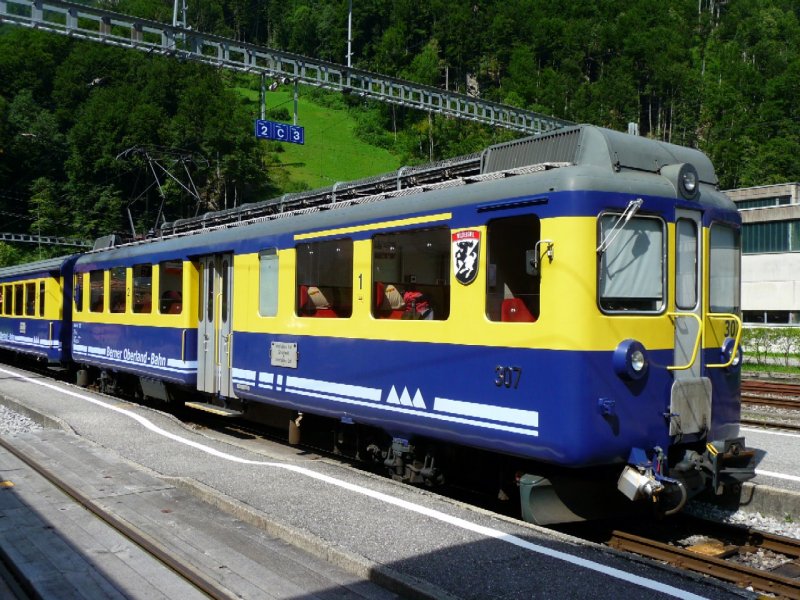 BOB - Triebwagen  ABe 4/4 307 im Bahnhofsareal von Zweiltschienen am 16.08.2008