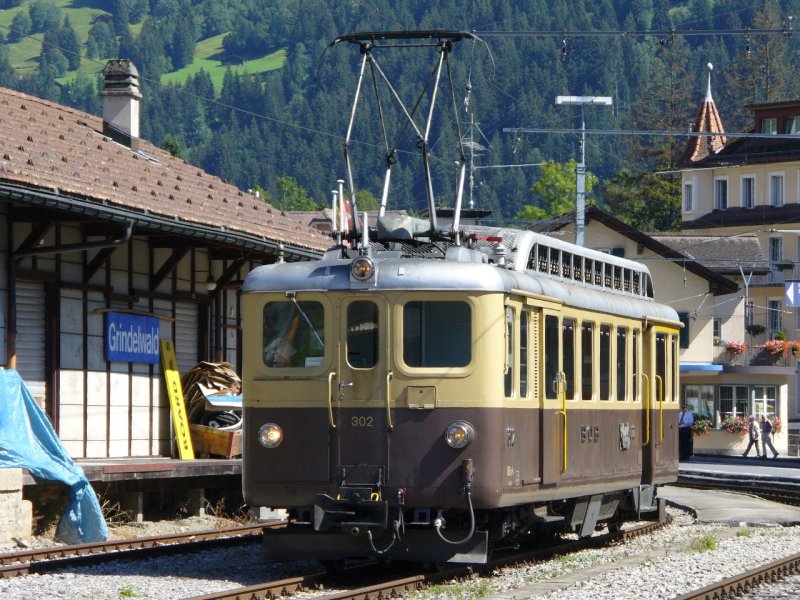 BOB - Zahnrad Triebwagen ABDeh 4/4  302 im Grindelwald am 02.09.2007