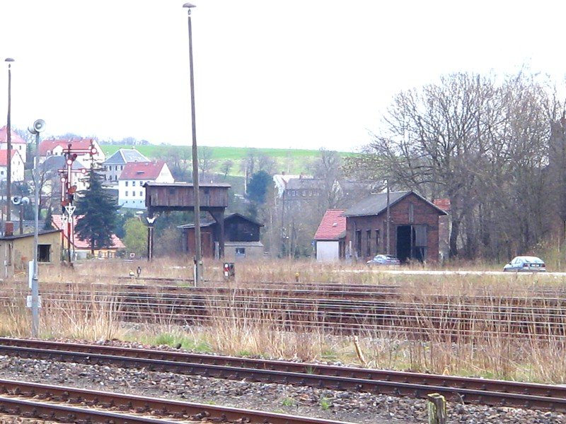 Bockkran, Kohle- und Lokschuppen in Nossen erinnern noch an die Kleinbahn nach Freital Potschappel, Nosse, 07.04.07