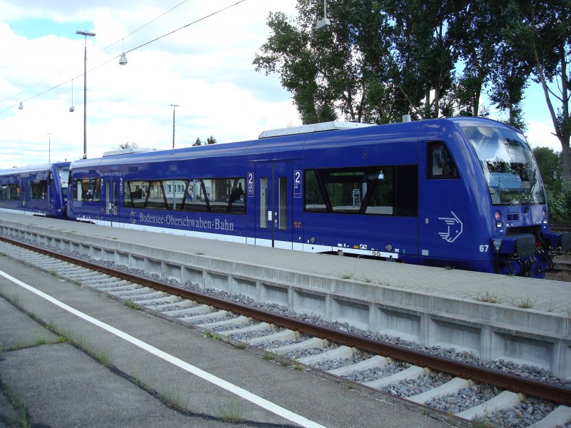 Bodensee-Oberschwaben-Bahn besteht seit 1993
hier ein Regio-Shuttle BR650 im Bahnhof Aulendorf
diesel-mechanischer Triebwagen mit 2mal 257Kw max.120Kmh 