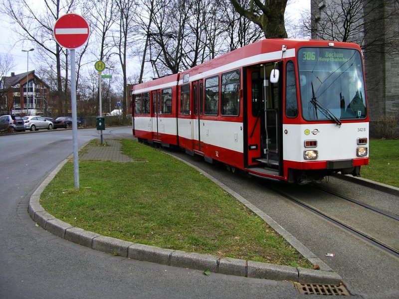 Bogestra Bahn 342B/342,Linie 306 Wanne Eickel Hbf. nach Bochum Hbf.,diese Bahnstrecke hat 18 Haltestellen , die Fahrzeit betrgt 34 Minuten.(14.01.2008) 