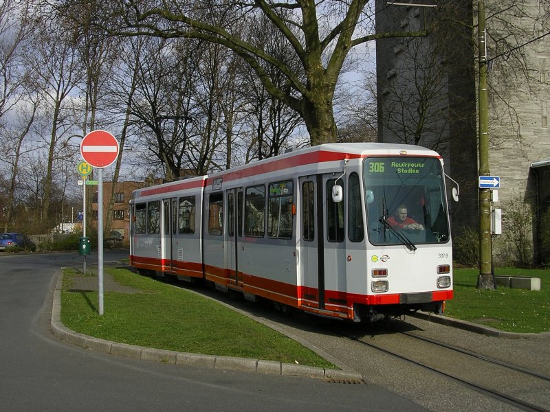 Bogestra Linie 306 , Wagen 337B ,heute am Spieltag des VFL Bochum ,von Wanne Eickel Hbf. zum Revierpower Stadion ,laut Fahrplan f�hrt diese Linie nur bis Bochum Hbf. (15.03.2008)