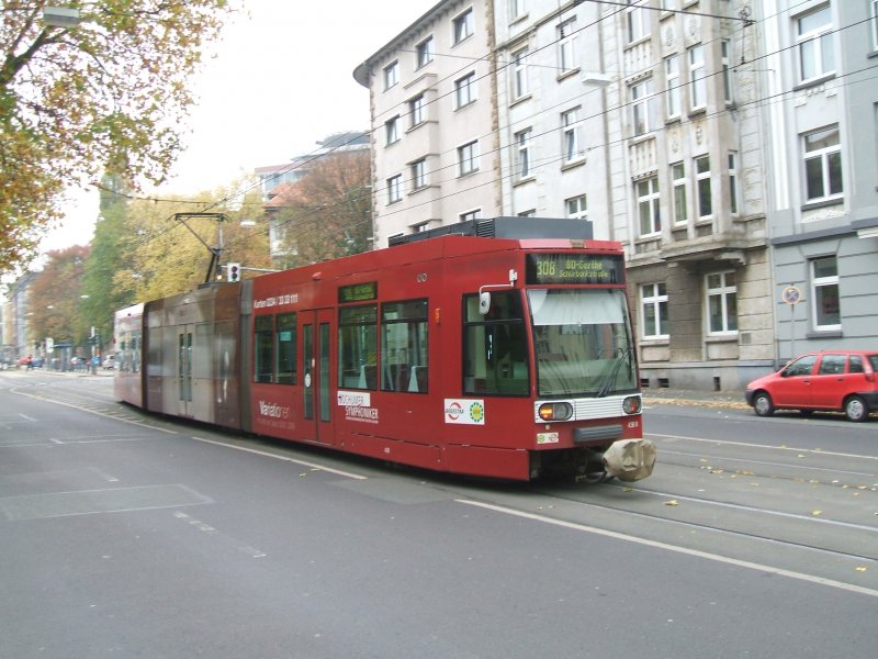 BOGESTRA Straenbahn Wagen 438B (Werbetrger der Bochumer Symphoniker) wartet auf die Einfahrt Haltestelle Bergmannsheil.(27.10.2007) 