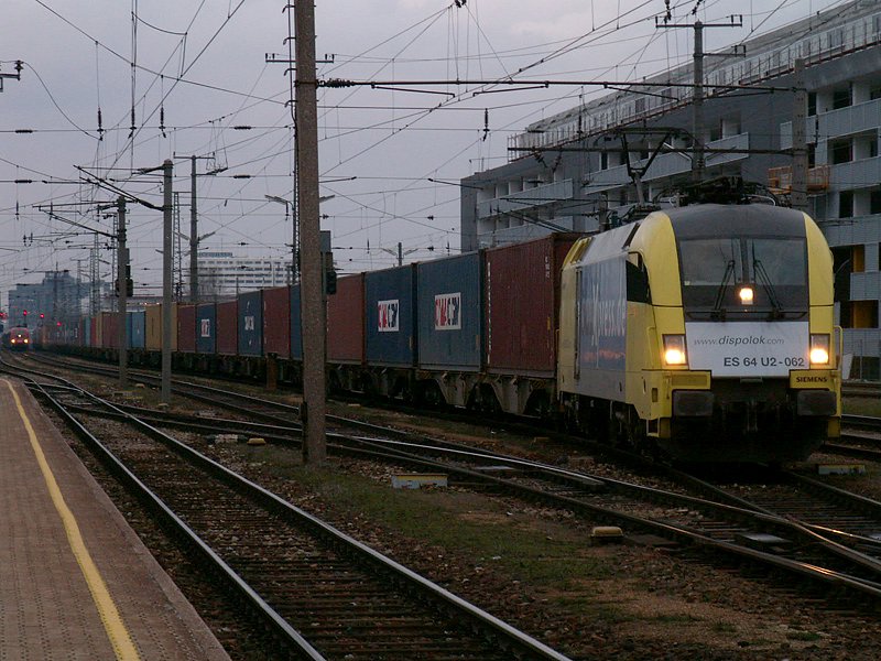 BoxXpress 182 562 fhrt mit 41138 in Wien Htteldorf durch (29.1.2008)