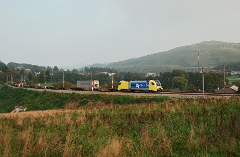 BoxXpress.de, am 18.09.2009 unterwegs Richtung Westen. Die Aufnahme entstand kurz vor Drrwien.