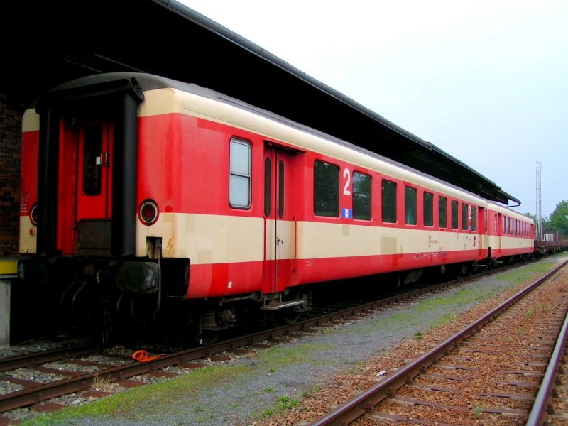 Bp 5081 2935_035-3 + 086-6 der Erlebnisbahn stehen fr einen Militrtransport am Bhf. RIED i.I. bereit; 070803 