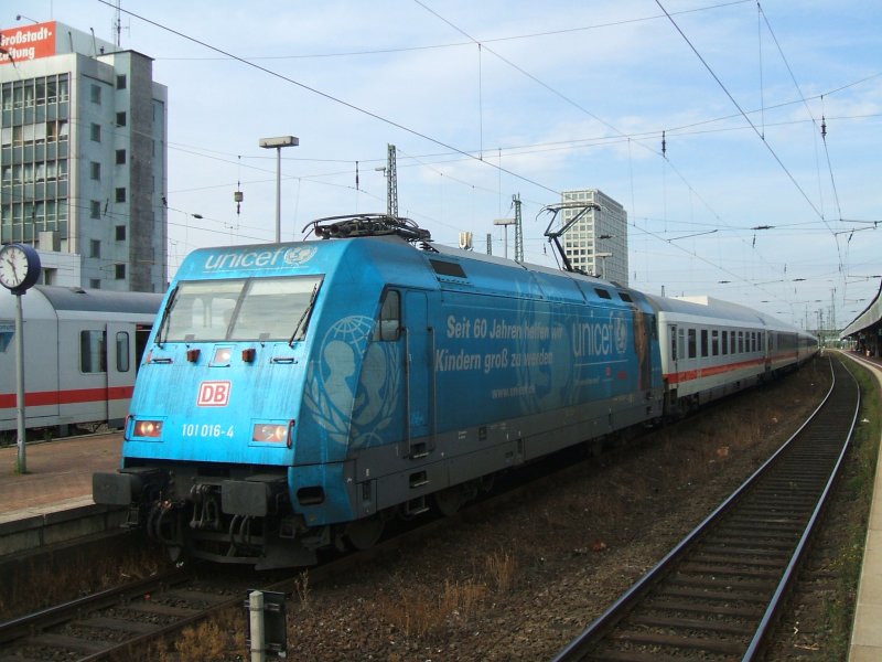 BR 101 016-4  Unicef  mit IC 2141 in Dortmund Hbf. 