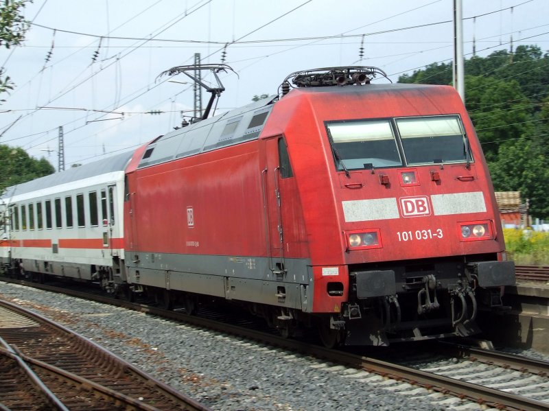 BR 101 031-3 zieht einen IC durch Sen in Richtung Ulm Hbf am 22.08.2008.