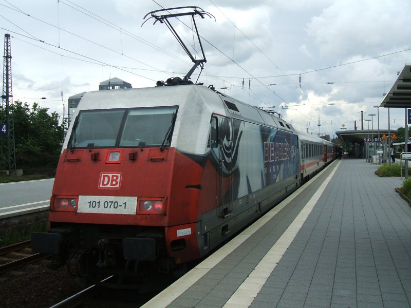 BR 101 070-1 Die Adler Front im Schub in Bochum Hbf. Gleis3 nach Halle