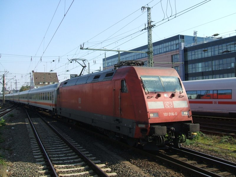 BR 101 096-6 mit IC 2115 Stralsund - Stuttgart.(07.10.2007)