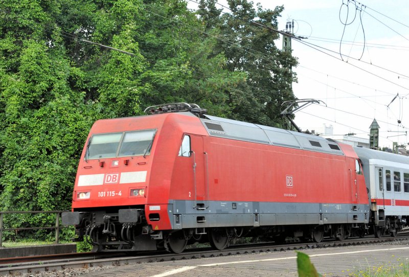 BR 101 115-4, Ausfahrt Bonn Bahnhof Richtung Koblenz - 08.07.2009