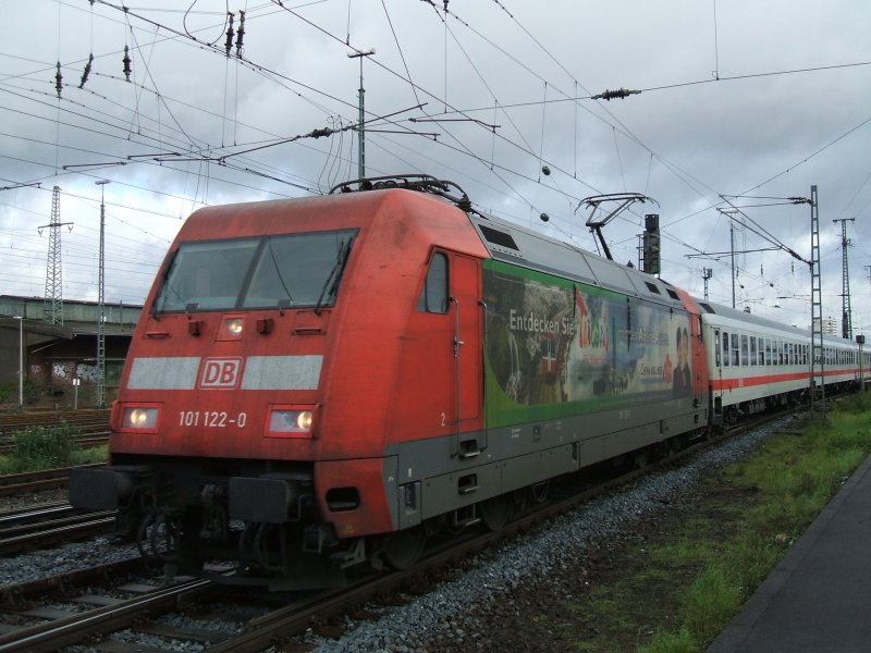 BR 101 122-0 mit IC 2113 nach Stuttgart.(11.11.2007)