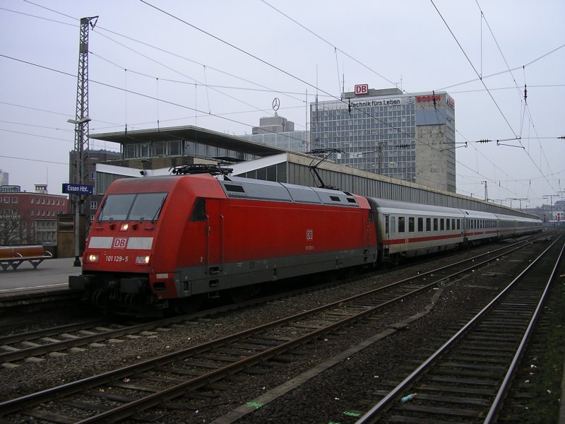 BR 101 129-5 mit IC 2156 nach Dsseldorf in Essen Hbf.,bei der Ausfahrt.(29.01.2008) 