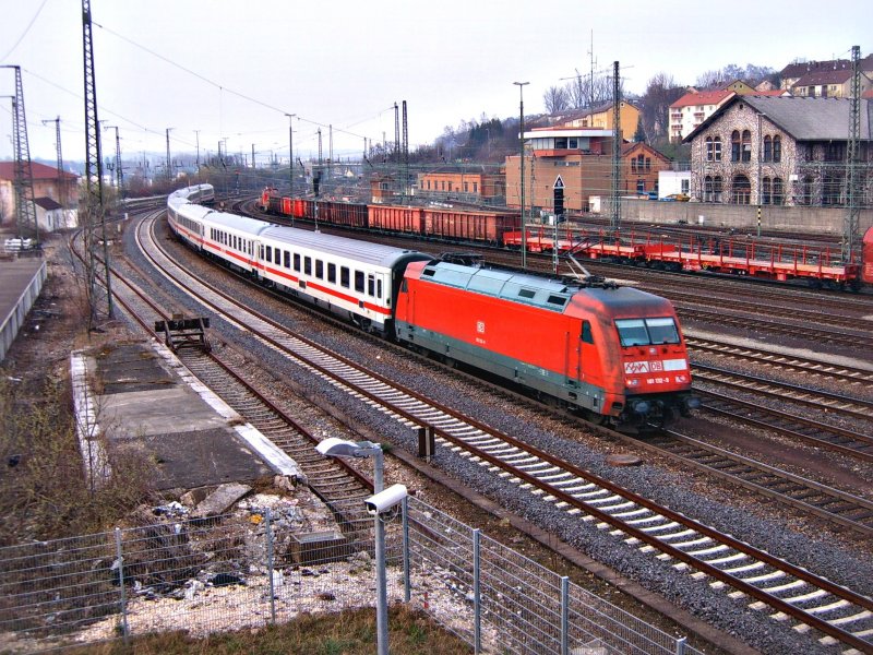 BR 101 132-9 schob am 15.03.07 einen InterCity von Karlsruhe HBF nach Nrnberg HBF. Hier bei der Ausfahrt aus dem Bahnhof Aalen.