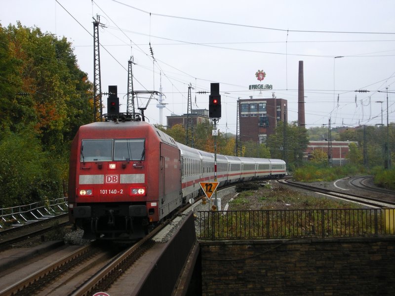 BR 101 140-2 mit IC 2156 aus Erfurt nach Dsseldorf Hbf.,Einfahrt in Bochum Hbf.,Gleis 3.(15.10.2008)